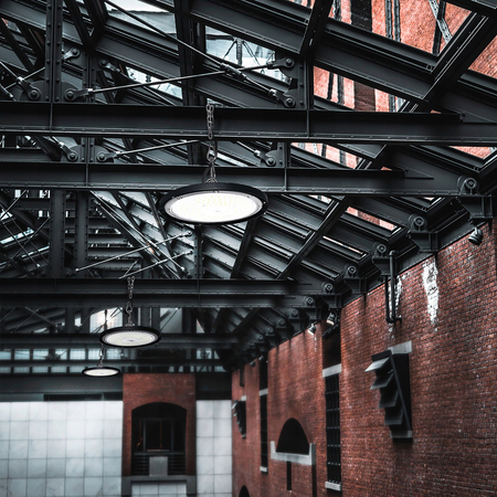 Lampa LED High Bay Oświetlenie Przemysłowe 100W IP65 12000 Lumenów Czarna