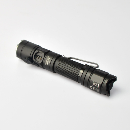 Latarka kompaktowa LED ZOOM 10W 650lm IP44 VLF-A105Z