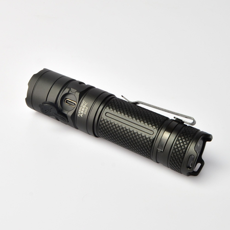 Latarka kompaktowa LED przenośna 20W 4000lm IP68 CREE VLF-A355C