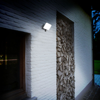 Naświetlacz z czujnikiem ruchu LED VIDEX czarny 5000K 4750lm 50W IP65 IK07