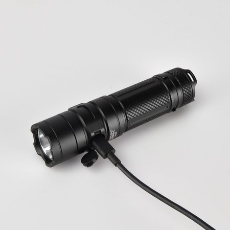Latarka kompaktowa LED przenośna 20W 4000lm IP68 CREE VLF-A355C